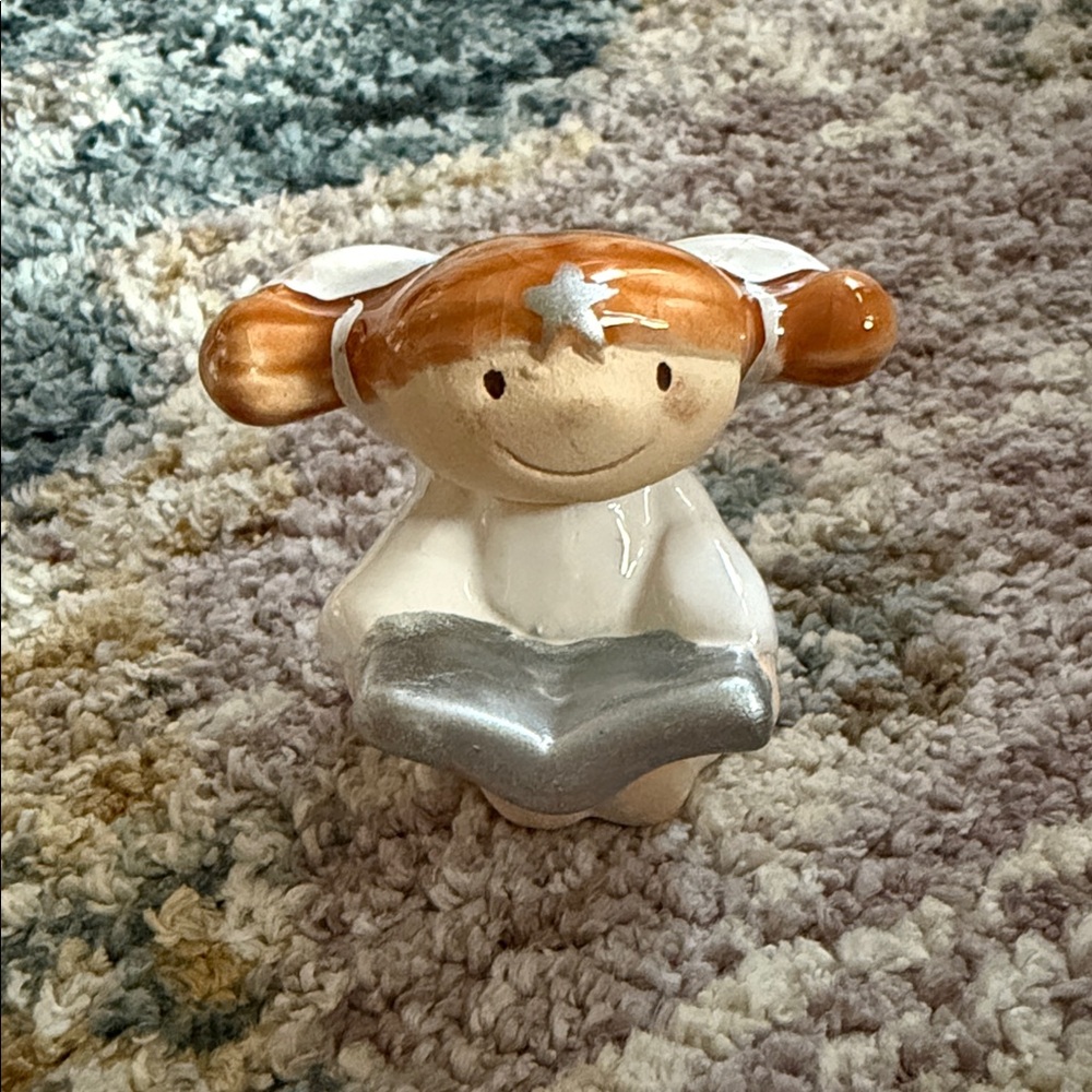 Charming Ceramic Angel Figurine Set - White and Brown - Picture 4 of 4